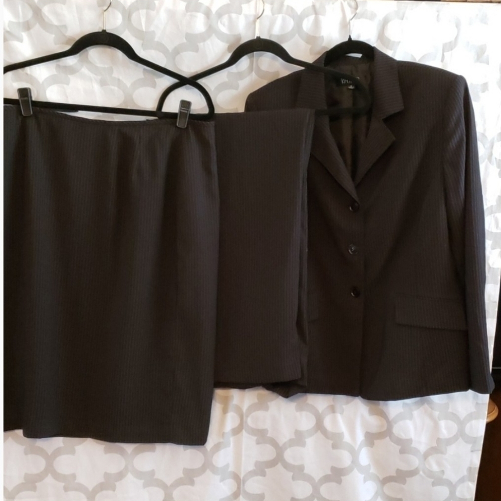 3 matching pieces!  Kasper PinStripe Suit. Size 16
